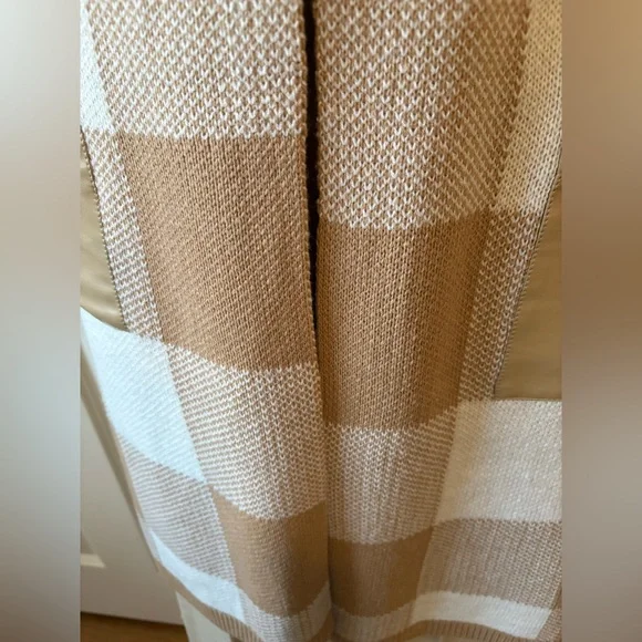 NWOT Tan and Cream Checkered Women's sweater long length vest. Size 24W - Picture 5 of 10